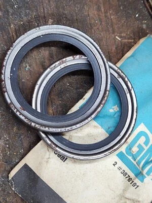 Sellos de grasa de rueda delantera Camaro Firebird 1967-78 NOS Foto 1 de 3