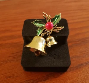 Vintage Holiday Christmas Double Jingle Bells Holly Berry Rings Brooch Pin - Picture 1 of 4