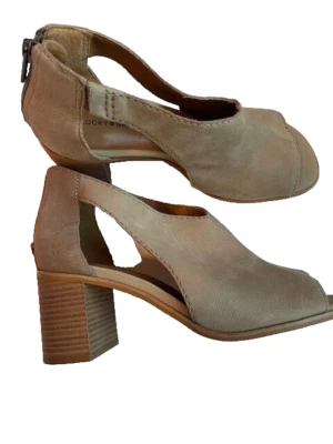 Zapatos zuecos de cuero gamuza beige nude Lucky Brand talla 9,5 M para mujer Foto 1 de 4