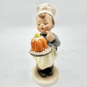 Vintage Goebel M.I. Hummel Figurine "Baker" HUM 128 - Picture 1 of 10
