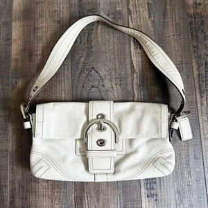Vintage COACH SOHO White Leather Y2K Buckle Flap Shoulder Bag Purse 8A05 - Picture 1 of 19