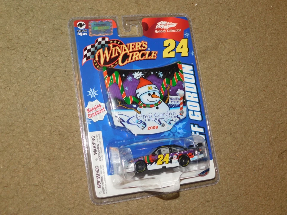 Круг победителя ПРАЗДНИЧНАЯ КОЛЛЕКЦИЯ 1:64 NASCAR литая основа JEFF GORDON 24 - Изображение 1 из 1