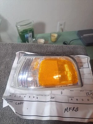 Conjunto de luz de estacionamiento intermitente delantera izquierda 92-93 lámpara Honda Accord 1992 1993 Foto 1 de 4