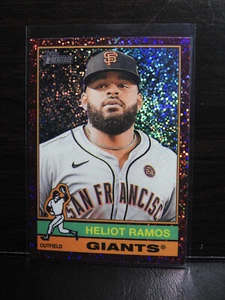 Heliot Ramos 2025 Topps Heritage #32 Burgundy Sparkle Refractor Giants - Picture 1 of 2