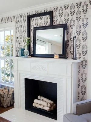 Papel pintado floral de diseño moderno Beacon House negro de tulipán escandinavo casa de campo Foto 1 de 4