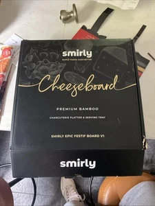 Smirly Epic Festif Board v1 – Charcuterie Bamboo Cheese Board Gift Set – New - Bild 1 von 4