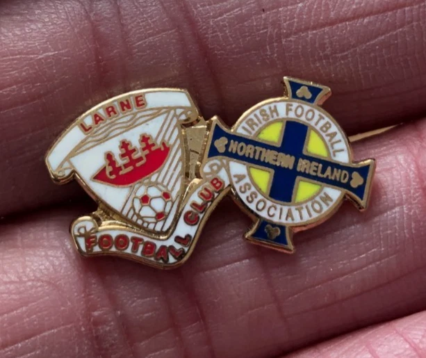 RARE LARNE F.C. - NORTHERN IRELAND TWIN CRESTS ENAMEL PIN BADGE - Image 1 of 1