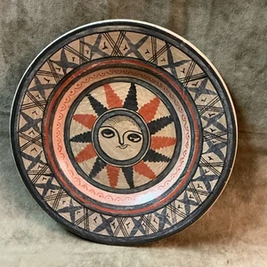 Plato de diseño de sol decorado a mano cerámica arte popular Tonala México vintage - Imagen 1 de 3