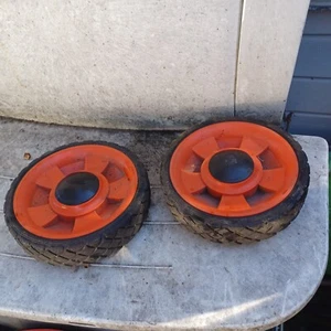 2x Black Decker Edge Hog Edger OEM Wheels Tires w caps LE750 Type 3 - Picture 1 of 2