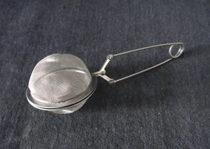 Stainless Tea Strainer Infuser 2 1/2" Mesh Ball Type with Spring Handle - Picture 1 of 2