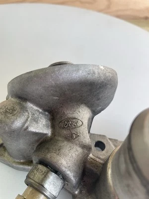 Carcasa de filtro de aceite original Ford Mustang GT 5.0 2018-2023 JR3E-6884-AB Foto 1 de 4