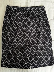 The limited embroidered Pencil skirt size uk 10, US 6 Smart Occasional Party - Picture 1 of 3