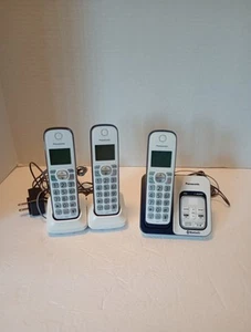Panasonic KX-TGD560 Link2Cell Bluetooth Cordless Phone System 3 Phones Base A321 - Zdjęcie 1 z 3