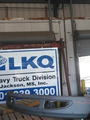 INTERNATIONAL 4300 2002-2020 BUMPER ASSEMBLY FRONT 3775945 Foto 1 de 4