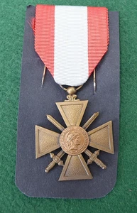 WW11 1939 FRENCH CROIX DE GUERRE MEDAL FOR OPERATIONS NOT ON FRENCH SOIL - Picture 1 of 4
