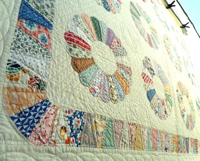 Vtg 20's  30's Dresden Plate Quilt Hand stitched Feedsack - Image 1 of 4