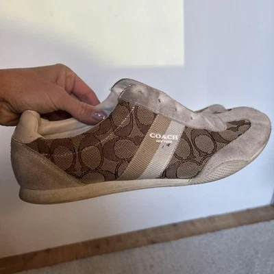 Coach | Tenis para mujer 8,5B vintage Kelson monograma marrón lona crema gamuza Foto 1 de 4