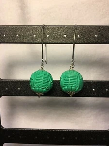 orecchini pendenti in argento con perla verde stile orientale - Foto 1 di 3