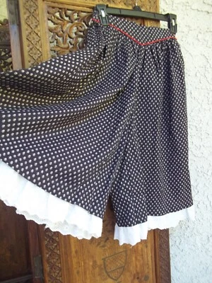 Culottes De Colección Años 70 Largo Volantes Dobladillo Negro Calicó Pradera Floral S Cintura 22-24" Foto 1 de 4