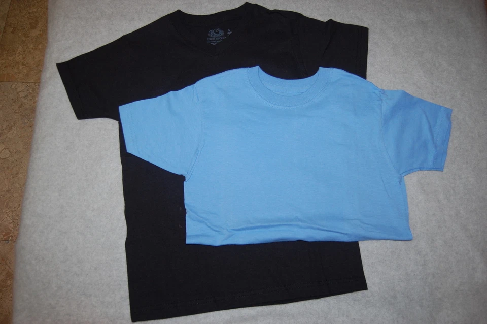 LOTE DE DOS camisetas para niños color liso NEGRO CUELLO EN V azul redondo TALLA S 6-7 Foto 1 de 1