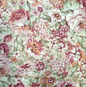 Blumendruck Rosa Pfirsich Salbei Quilt Gate Mary Rose Kollektion Baumwollstoff BTY - Bild 1 von 14