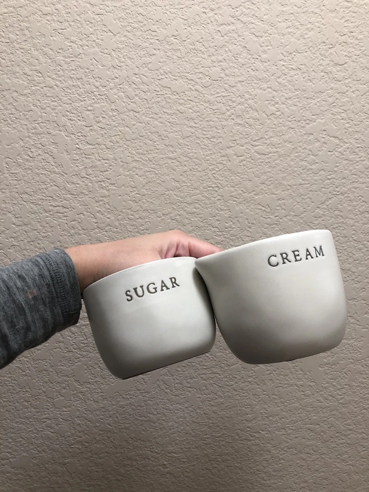 Juego de crema y azúcar Heart Hand Magnolia ¡En estado nuevo! Foto 1 de 4