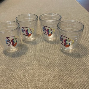 Set Of 4 Tervis Tumblers 12 Oz Fish Embroidered Beach House Tropical Vacation - Picture 1 of 5