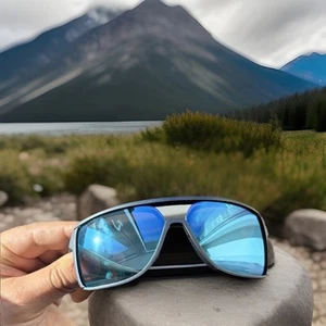 Oakley Castel Blue Sonnenbrille Neu & OVP Ungetragen - Bild 1 von 8