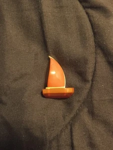 Russian Soviet Amber stone Pin Yellow Cognac Sail Boat vintage Янтарь кораблик - Picture 1 of 6