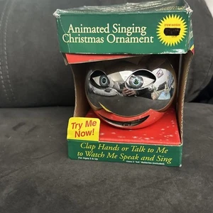 VTG 1986 Animated Singing Christmas Ornament Shiny Silver Clap-On With Box Works - Picture 1 of 9