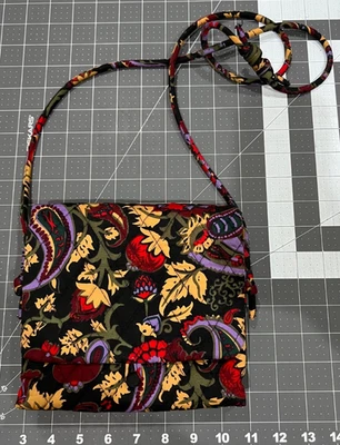 NUEVO SIN ETIQUETAS VERA BRADLEY Baird Hipster Medianoche Jardín Paisley Cartera Foto 1 de 4