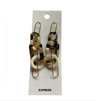 Express| Pendientes de resina con estampado de cadena de eslabones dorados Foto 1 de 4