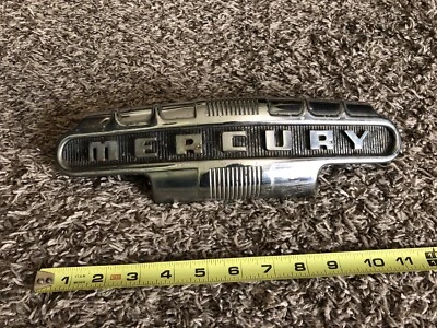 Оригинальная передняя эмблема Ford под капотом над решеткой 59A8168 1946-48 Mercury 7028-J - Изображение 1 из 4