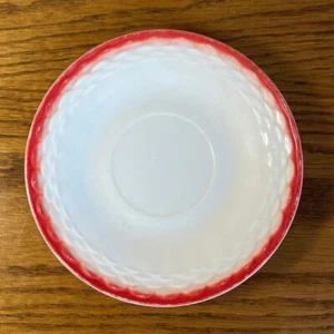 Platillo vintage Anchor Hocking Fish Scale Vitrock Red Trim 5,75" - Imagen 1 de 3
