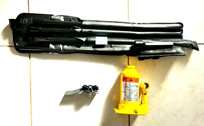 Ford F350/F450 Super Duty 1999-2023 gato y kit de herramientas pieza genuina Ford Foto 1 de 4