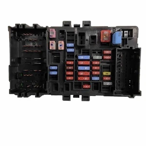 2015 Cadillac Escalade L Front Relay Junction Block Fuse Box 23200663 OEM TJ2-3 - Picture 1 of 5