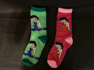 NEW 2 PAIR Betty Boop Crew Socks Adult Size Free Shipping - Picture 1 of 2