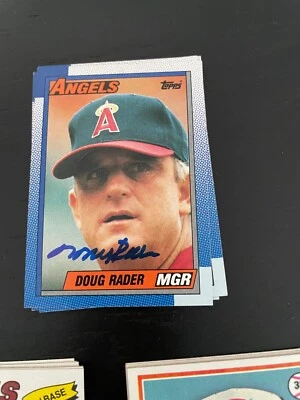 Tarjeta Topps 1990 firmada por Doug Rader de los California Angels Foto 1 de 3