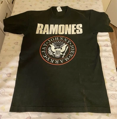 RAMONES Escape From New York T-shirt L rare Original Vintage Punk New Wave - Image 1 of 3