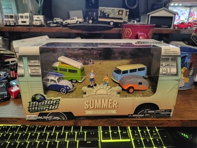 Greenlight Volkswagen Motor World Festival Escarabajos Autobuses Panel Furgonetas con Remolque Foto 1 de 3