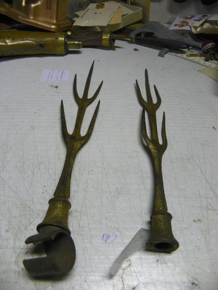 2 ANTIGUAS TOPS DE ESPIGA DE VARILLA DE ALIGERAMIENTO Foto 1 de 1