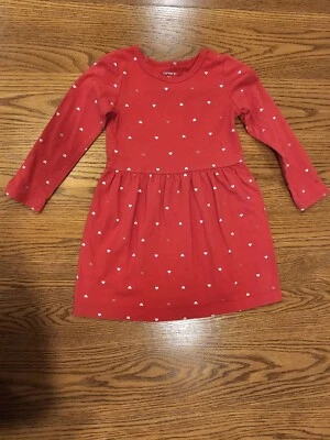 Red Heart Carter's Dress 3t With A Couple Small Marker Stains. - Imagem 1 de 4
