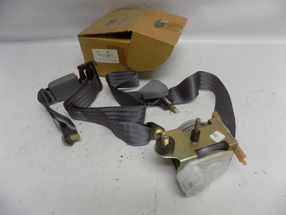 Nuevo retractor exterior cinturón de seguridad trasero derecho Ford Escort 1993 1994 fabricante de equipos originales nuevo de stock Foto 1 de 3