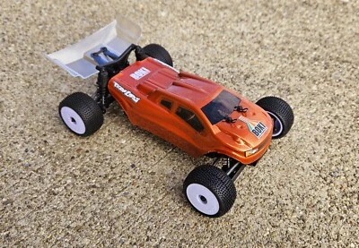 Losi Micro-b Front Tower Adapter (Truggy Conversion) - Image 1 of 4