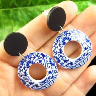 2 pares de pendientes redondos de porcelana azul y blanco acrílico SSG3505 Foto 1 de 2