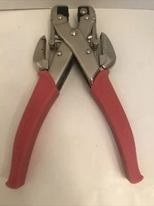 We R Memory Keepers Crop-A-Dile occhiello, setter a scatto, punzonatrice, manici rosa - Foto 1 di 4