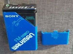 Sony Walkman Radio FM Portatile Modello SRF-20W Blu TESTATO FUNZIONANTE - Foto 1 di 2