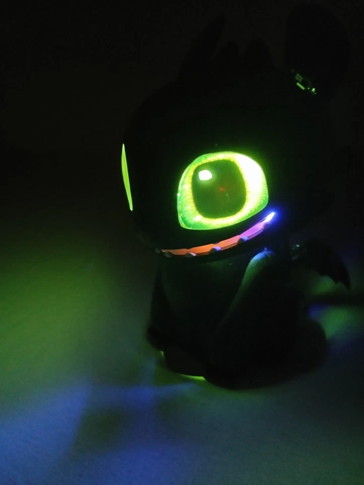 DRAGONS BABY-DRACHE TOOTHLESS / OHNEZAHN INTERAKTIV 15 CM 2019 DWALLC - Bild 1 von 4