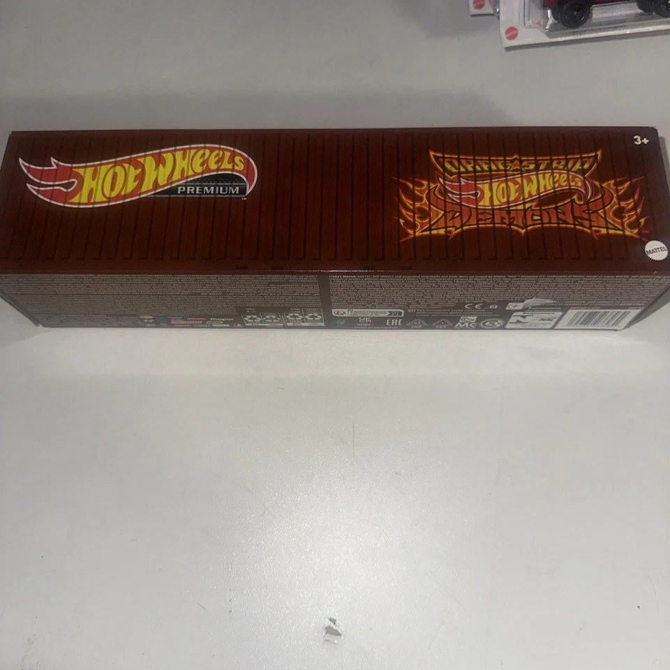 Hot Wheels Lions Roar Container Set 5ct Cars Classic Drag Racing Metal Mattel - Image 1 of 4