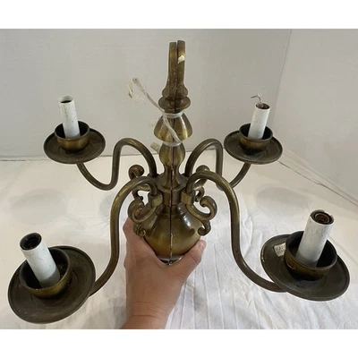 Lámpara de araña de latón 4 luces de colección años 60 hecha en Alemania Dark Academia Foto 1 de 4